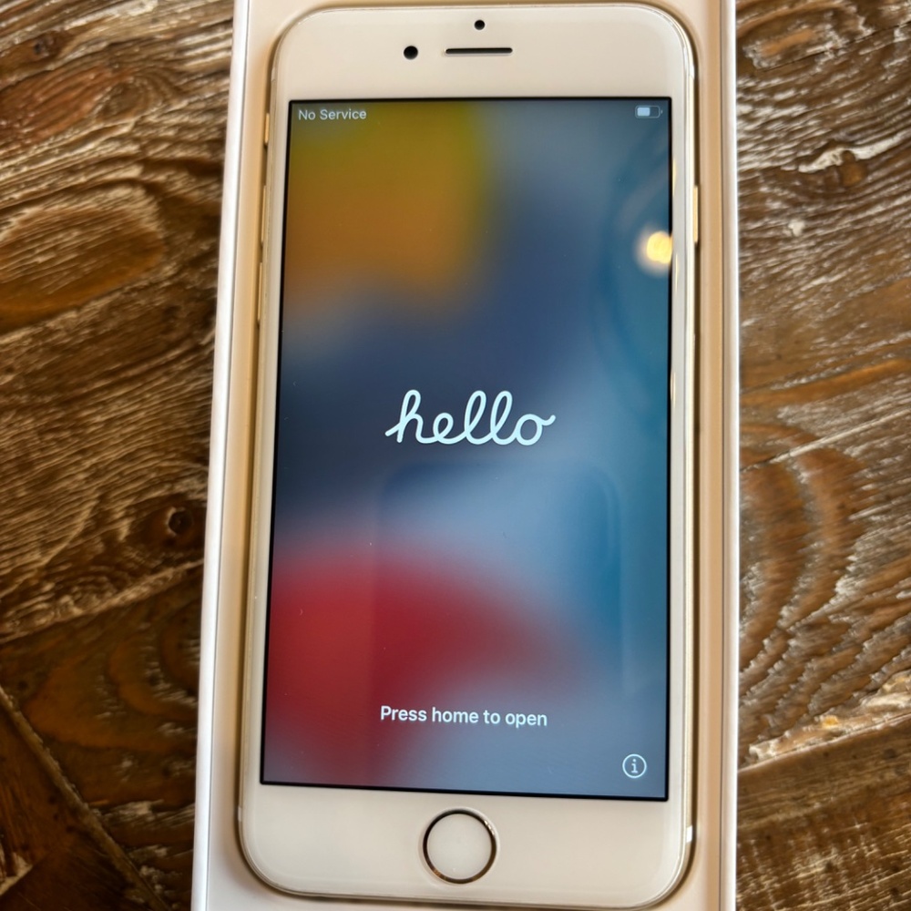 iPhone 6S A1633 – Like New, Original Box + Lightning Cable & Car Charger - Picture 2 of 9